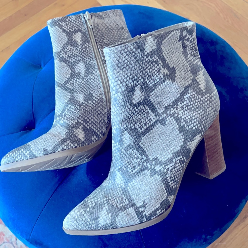 Carlos Santana Snakeskin booties